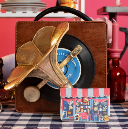 Vendula Vintage Rose Accordian Card Wallet