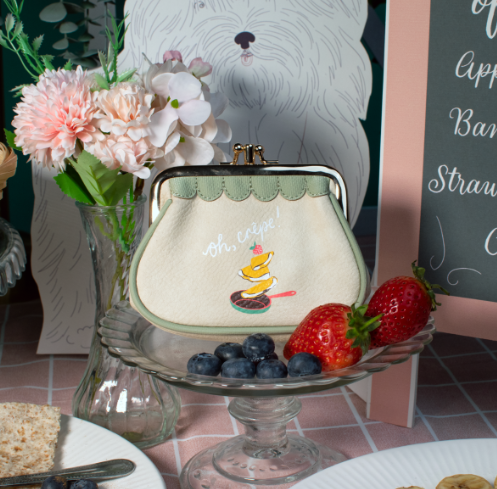 Vendula La Petite Creperie Clipper Coin Purse