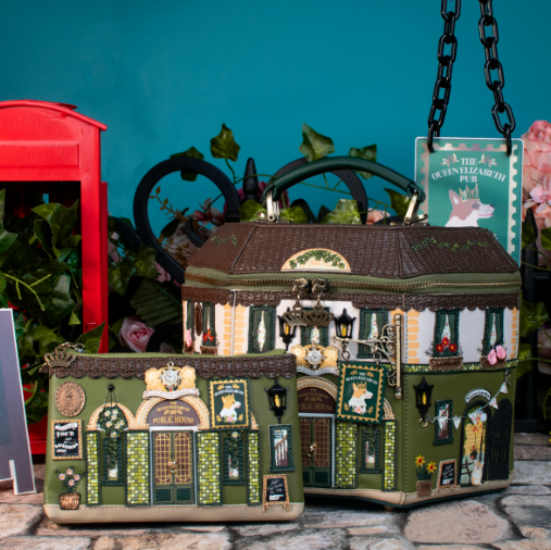 Vendula The Queen Elizabeth Pub Double Zipper Coin Purse