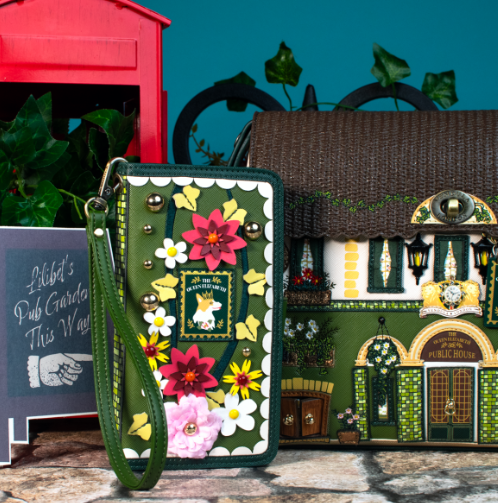 Vendula The Queen Elizabeth Pub Universal Flip Phone Wallet