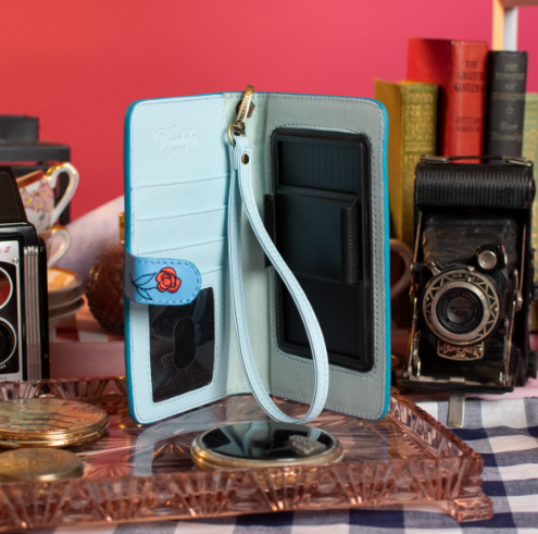 Vendula Vintage Rose Universal Flip Phone Wallet