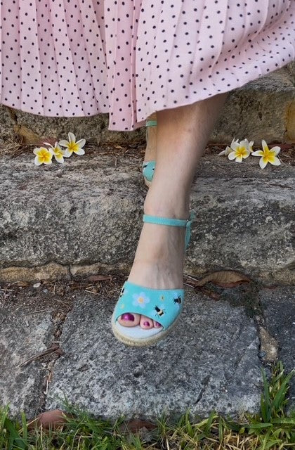 The Vibe is Busy Bees in Aqua Suede