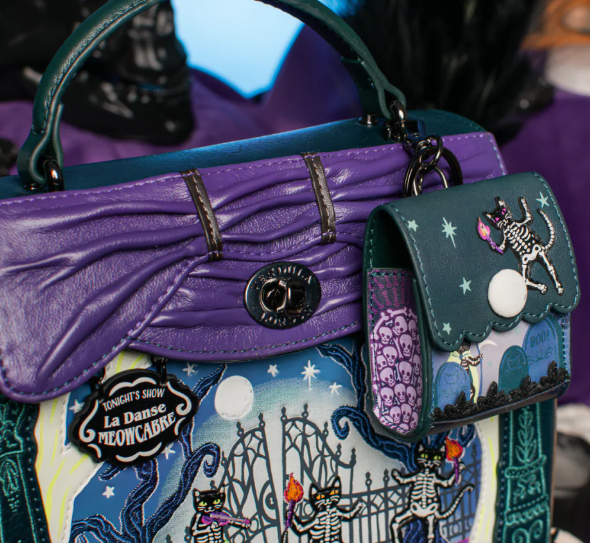 Vendula Haunted Theatre Pods Case