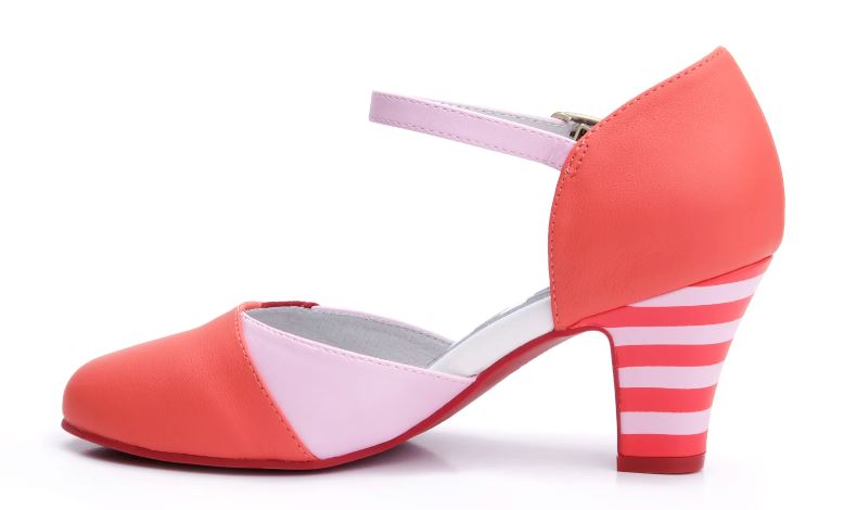 Lola Ramona Ava Wells