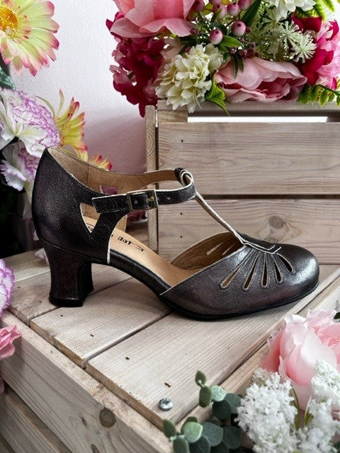 Rock n Dot Daphne Chrome