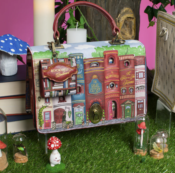 Vendula Bookshelf Boulevard Cassie Bag