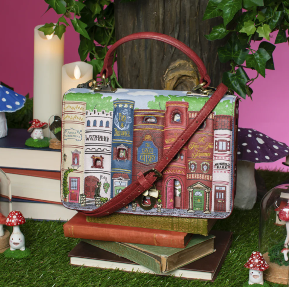 Vendula Bookshelf Boulevard Cassie Bag