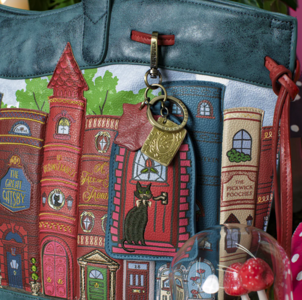 Vendula Bookshelf Boulevard Key Charm