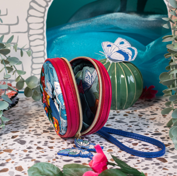 Vendula Gardens of the World Greece Round Zip Purse