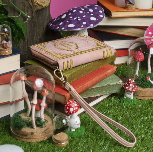 Vendula Bookshelf Boulevard Coin Purse