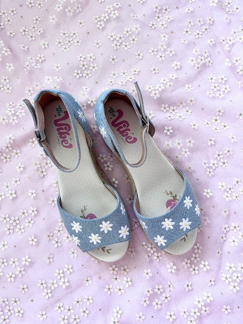 The Vibe is Daisy Daze in Denim