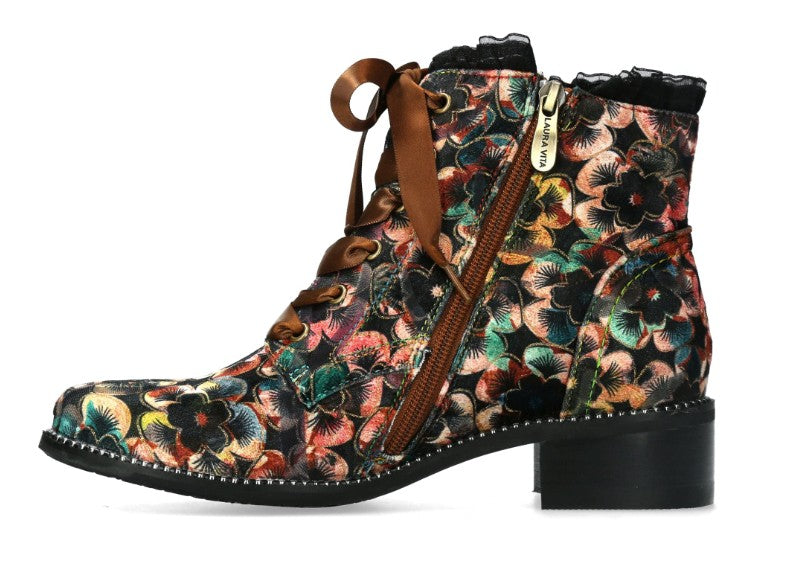 Laura Vita Emcmao Camel