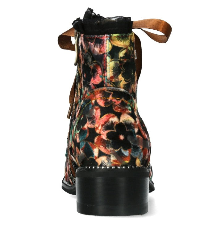 Laura Vita Emcmao Camel