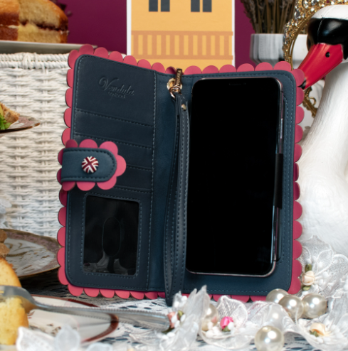 Vendula Lilibet Loves Universal Phone Flip Case