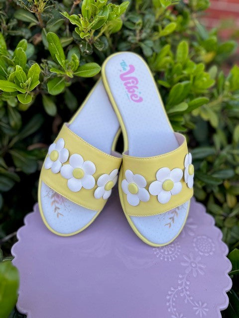 The Vibe is Flower Power In Lemon with Fresh White Flowers