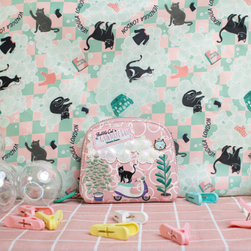 Vendula Bubble Cats Laundromat Folding Shopper and Purse
