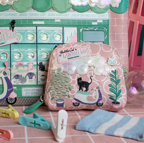 Vendula Bubble Cats Laundromat Folding Shopper and Purse