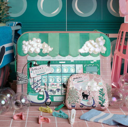 Vendula Bubble Cats Laundromat Folding Shopper and Purse