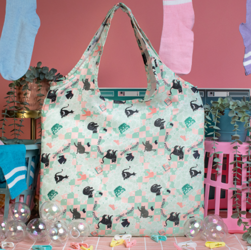 Vendula Bubble Cats Laundromat Folding Shopper and Purse