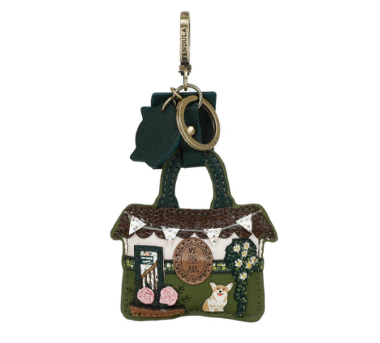 Vendula The Queen Elizabeth Pub Key Charm