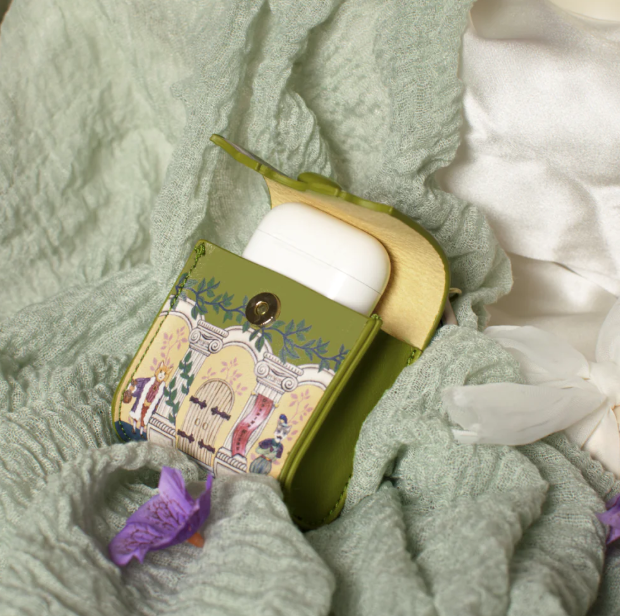 Vendula Shakespeare Theatre Twelfth Night Pods Case