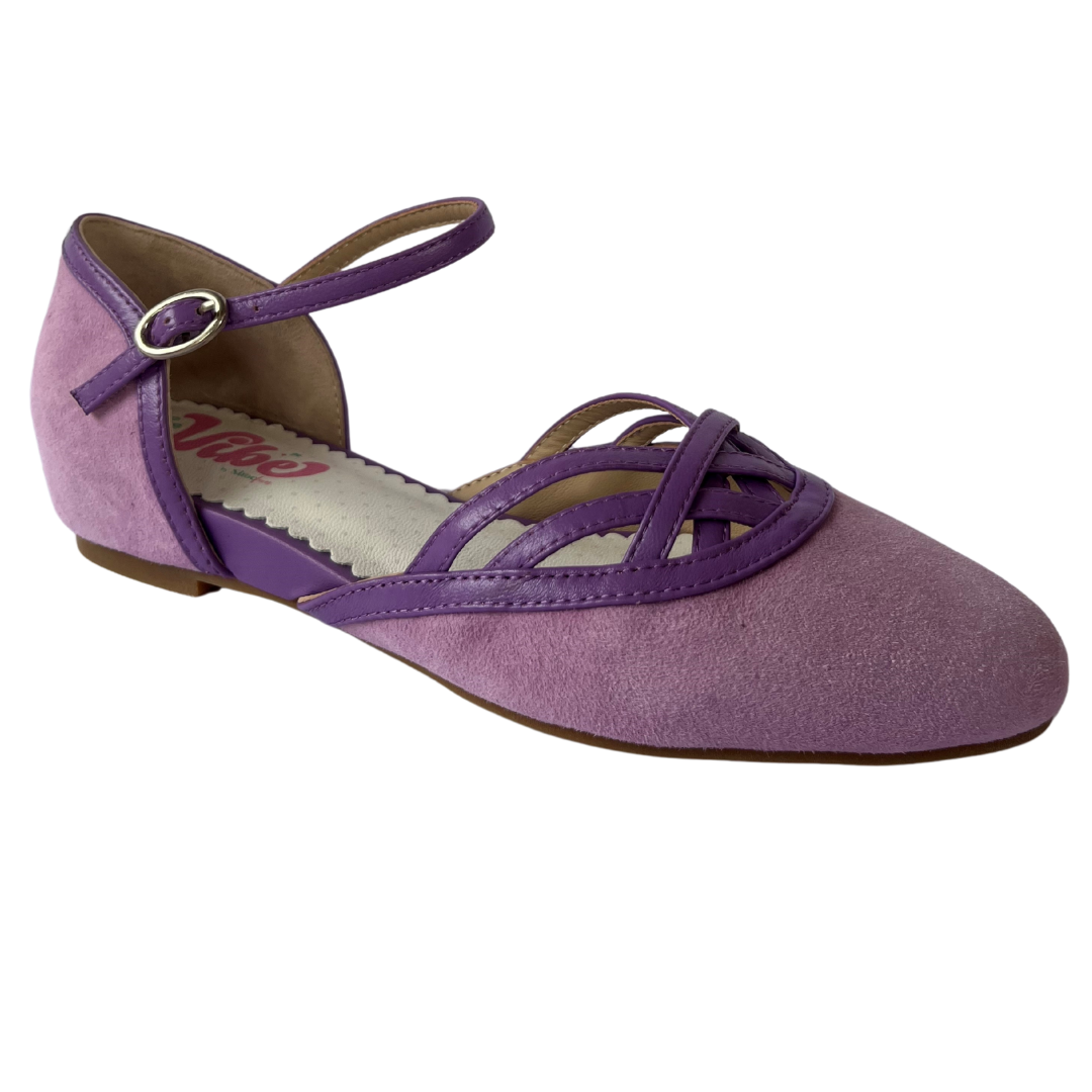The Vibe is Enchanted in Mauve