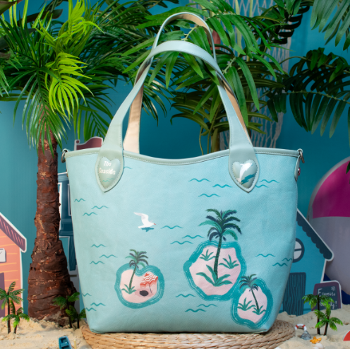 Vendula Sands Reversable Tote and Pouch