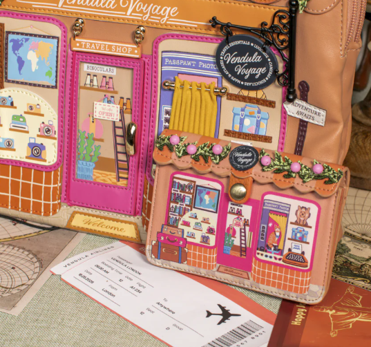 Vendula Voyage Travel Shop Accordian Card Wallet