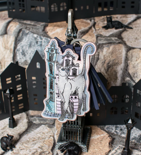 Vendula Cats In The City Grey Cat Key Charm