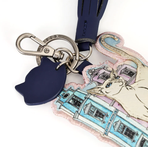 Vendula Cats In The City Grey Cat Key Charm