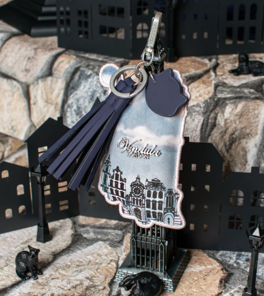 Vendula Cats In The City Grey Cat Key Charm