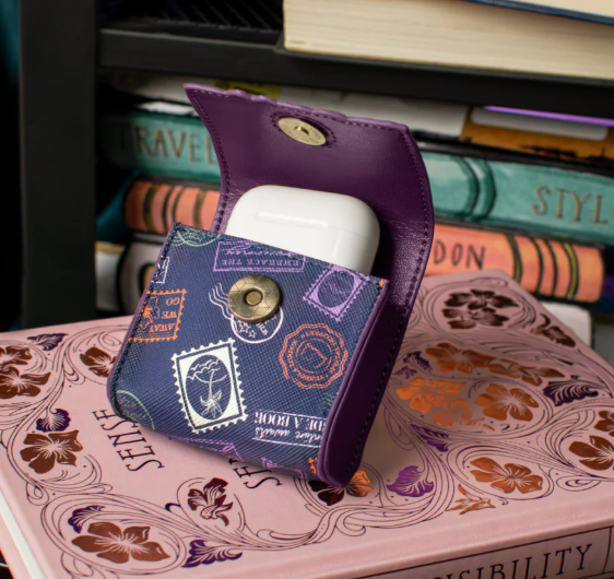 Vendula Travelling Library Bookshop Pods Case
